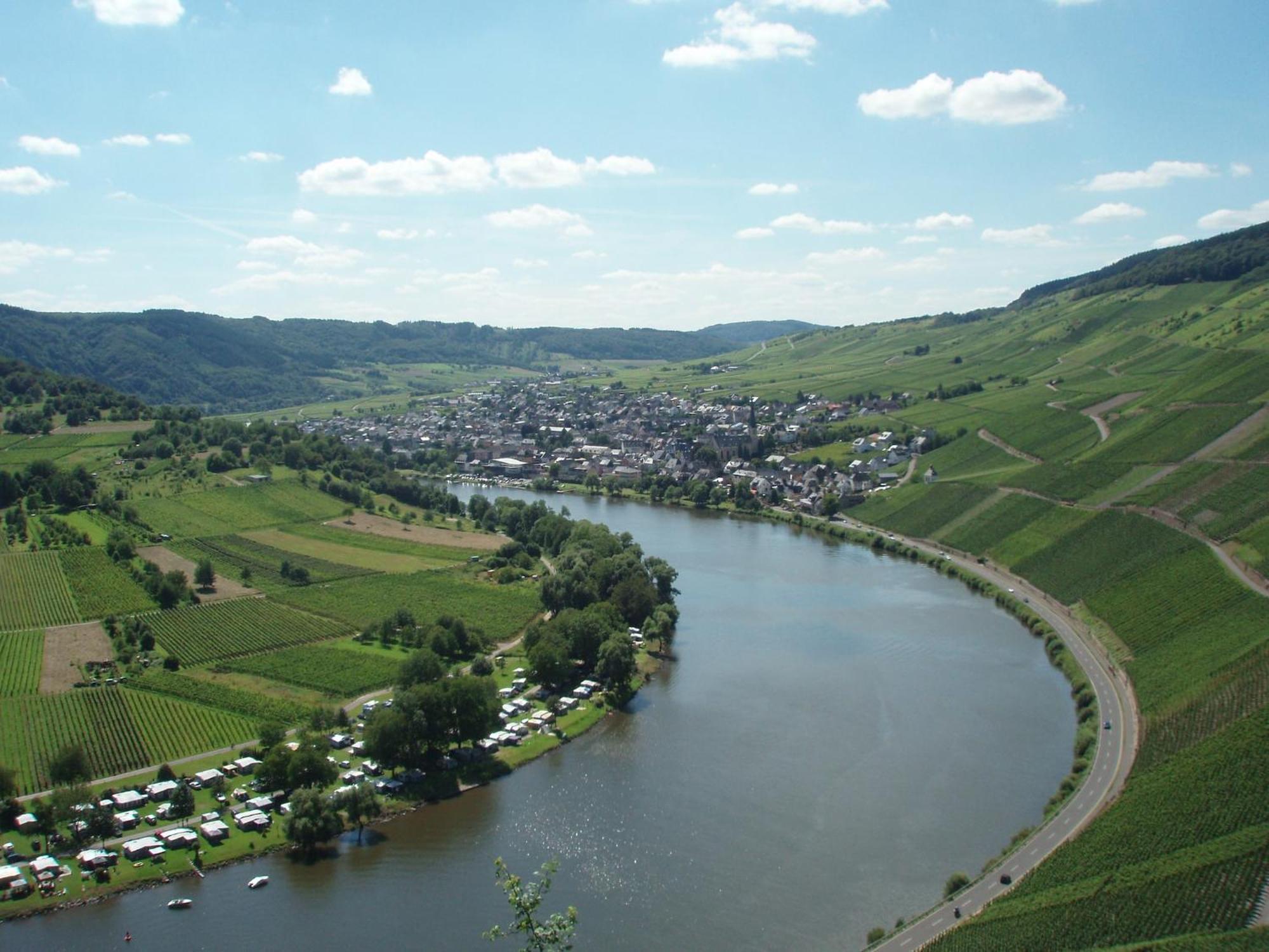 Comfortable Apartment in Ediger-Eller Eifel near Town Centre Sankt Aldegund Eksteriør bilde